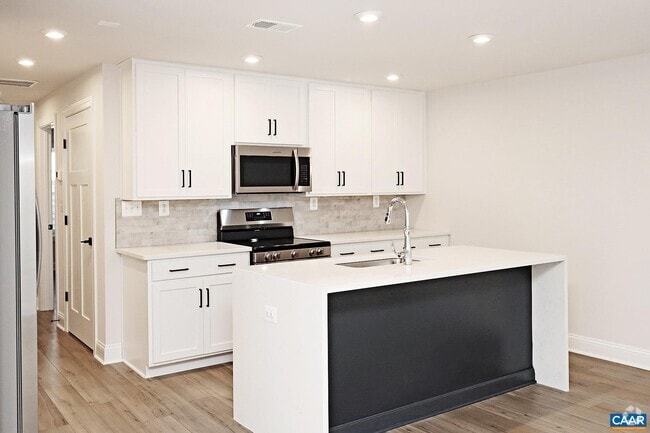 Building Photo - 2405 Anlee Rd Unit B Rental