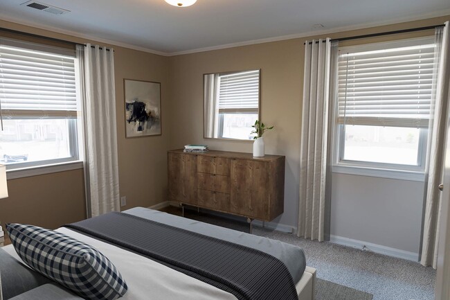 COZY BEDROOM AT MADISON AT 12TH