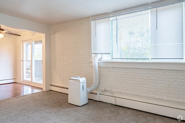 2BR 1BA 825SF - Living Room