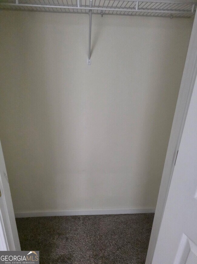 Photo - 290 Brookview Dr