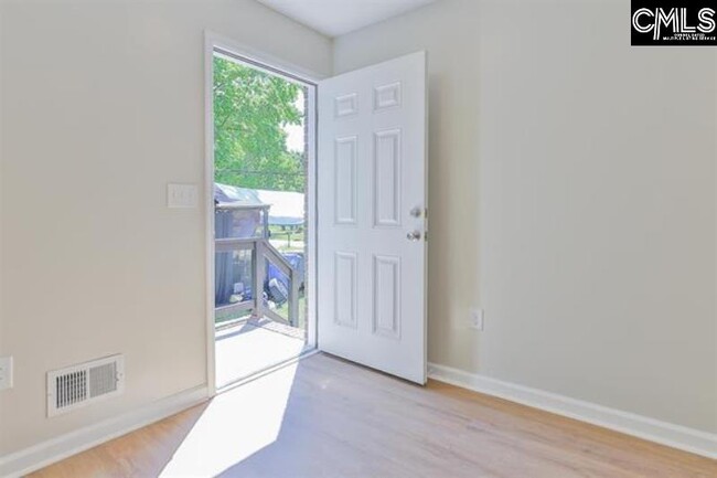 Photo - 2129 Apple Valley Rd