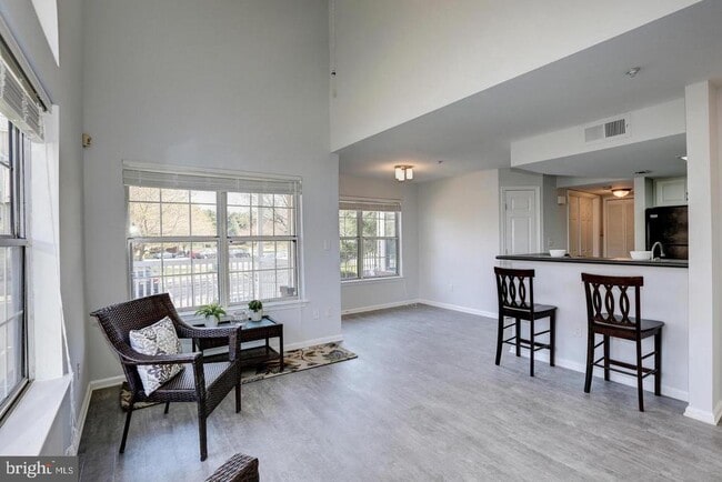 921 Hillside Lake Terrace Unidad 304