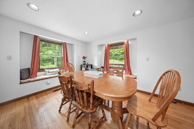 Photo - 136 Reynolds Bridge Rd