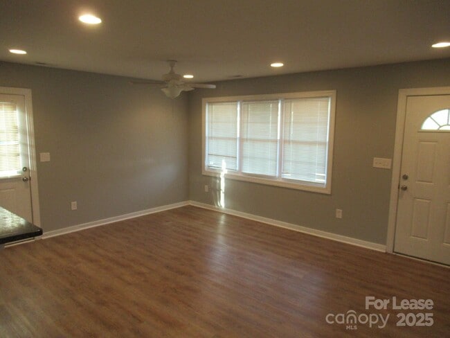 Photo - 2010 Glen Manor Ct