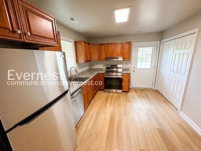 Photo - 15815 Meridian Ave