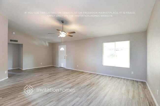 Photo - 8226 W Larkspur Dr