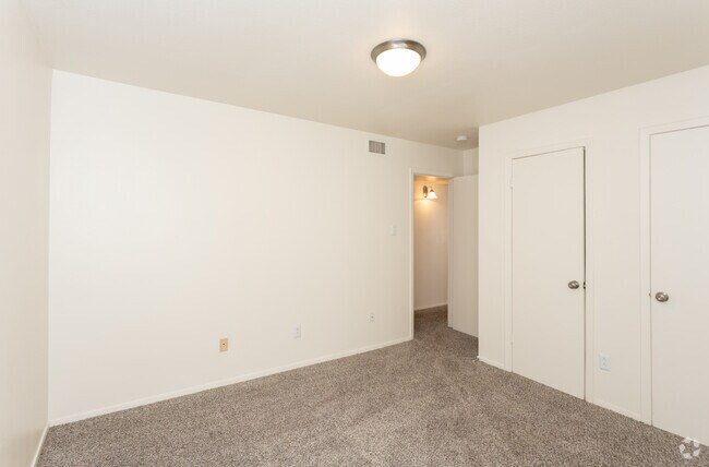 2HAB 2BA - 888 ft²