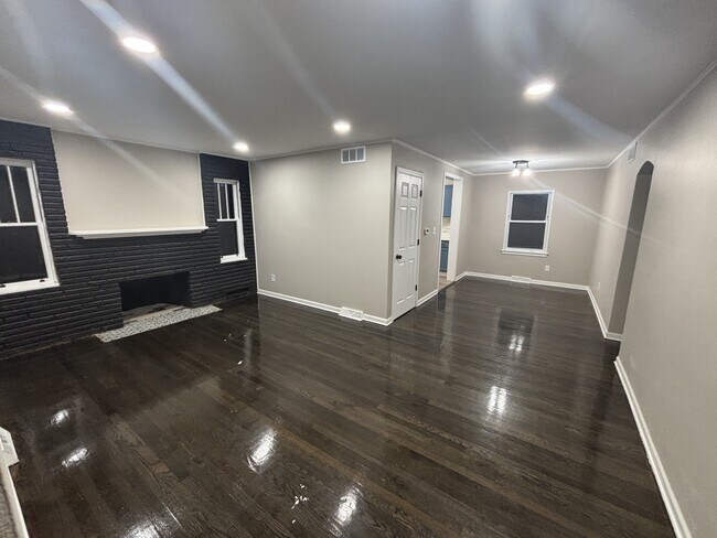 Photo - 1058 Baker St