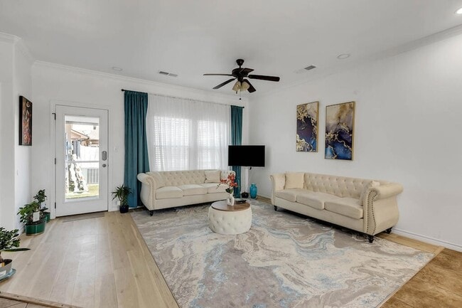 7255 Barksdale Ln