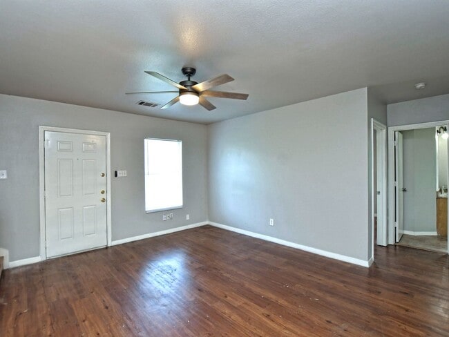 Building Photo - 6121 Ponca St Unit B