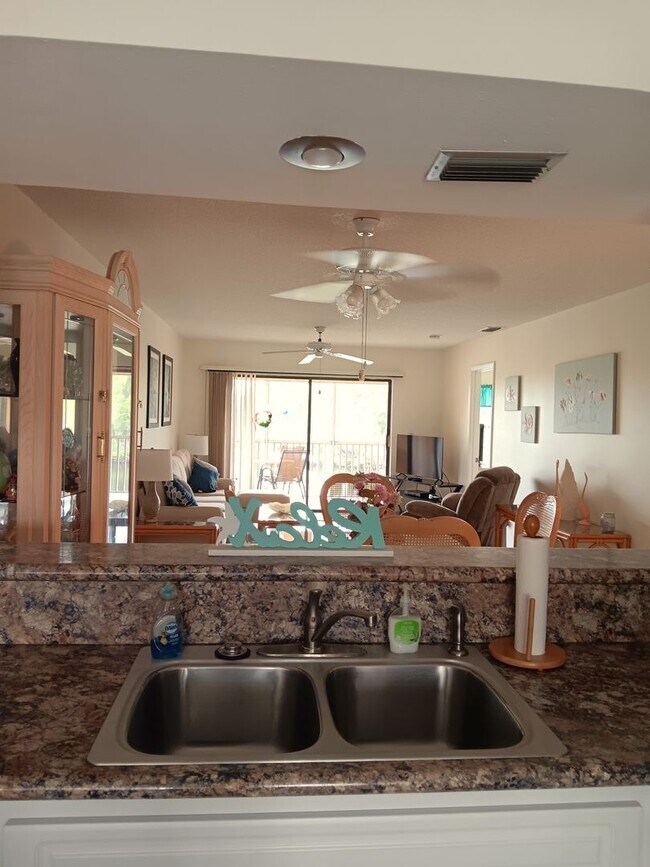 Lovely FURNISHED Condo in Rock Dove Community