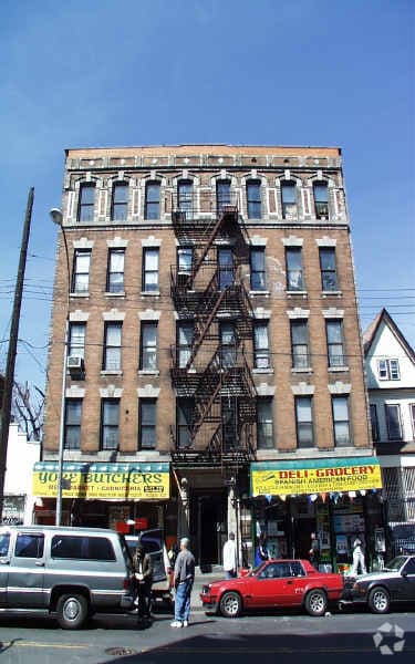 Photo - 1037 Ogden Ave Apartments