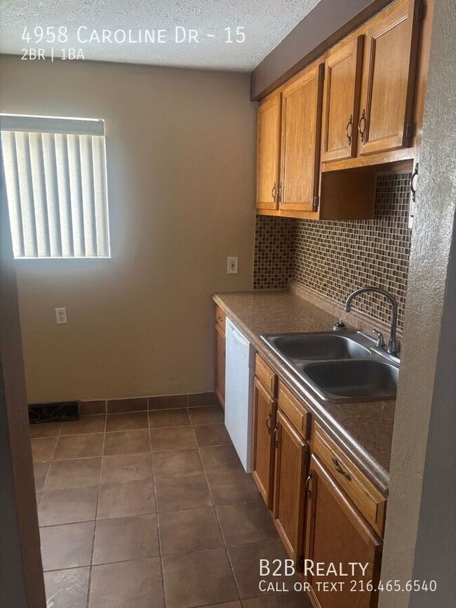 Photo - 4958 Caroline Dr