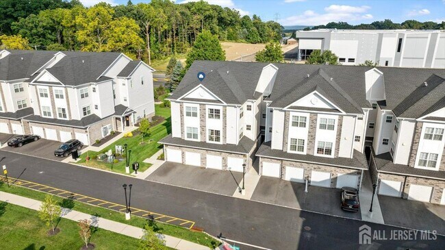 Photo - 33 Veterans Wy