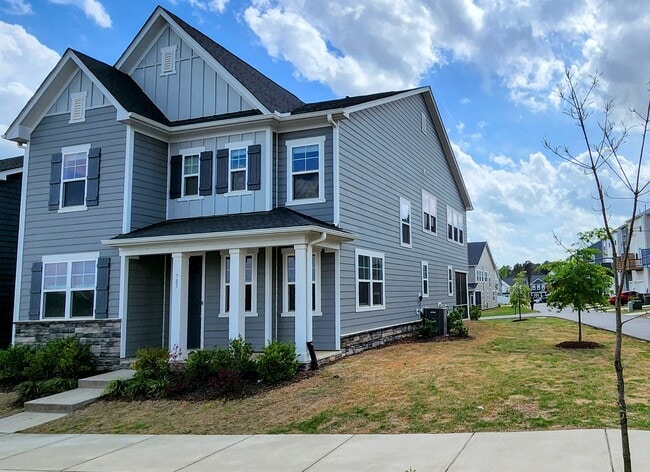 Building Photo - 785 Cormiche Ln