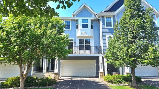 Building Photo - 2 bed 1.5 bath Apple Valley townhome available 6/15/2026 – Perfectly Efficient & Cozy!"