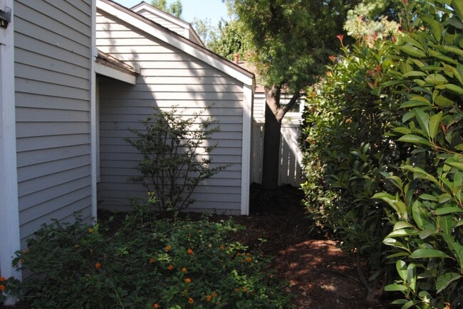Photo - 8000 Kroll Way Unit 30