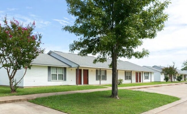 Building Photo - 2130 N Hearne Ave Unit #2130