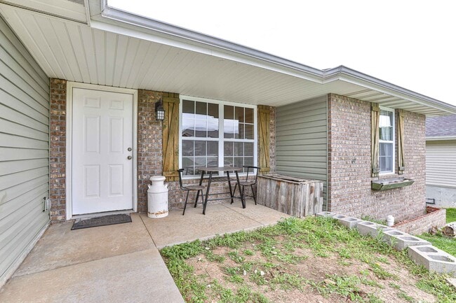 Photo - 2046 S Pebbleridge