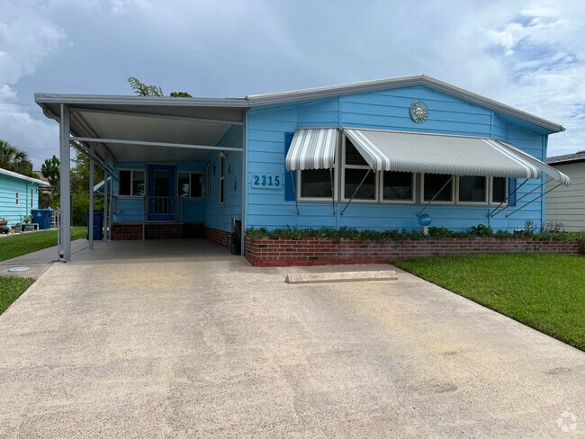 Building Photo - 2315 Coconut Palm Dr Rental