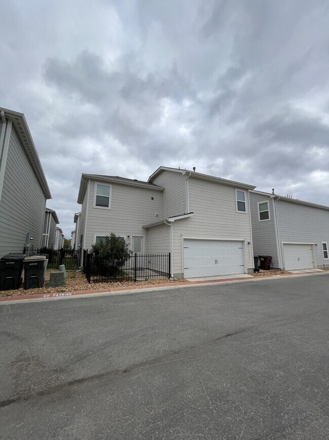 Photo - 10829 Emerick St