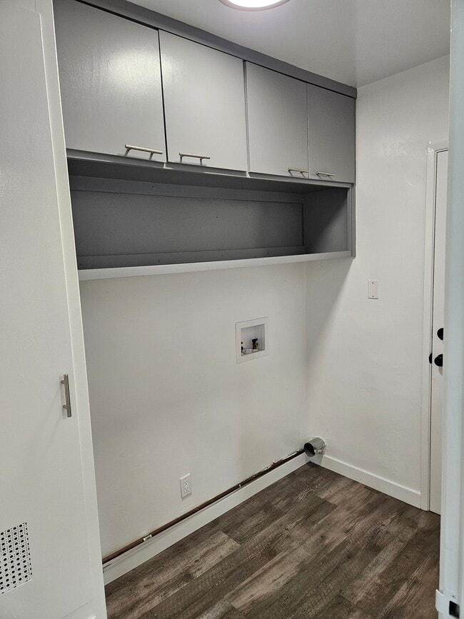 Photo - 1035 W 12th St