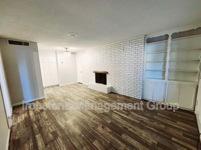 Photo - 4511 E 31st St Unidad #21