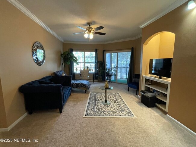 Photo - 10000 Gate Pkwy Unit 622