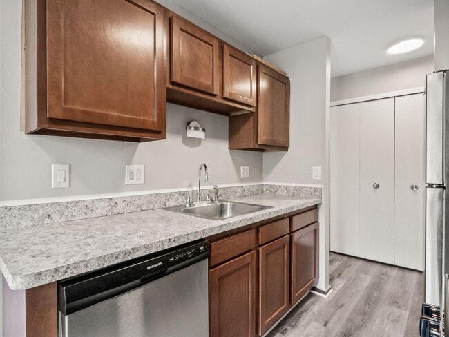 Photo - Glenwood Apartments