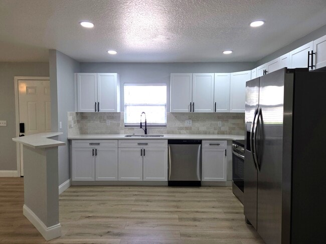 Photo - 3150 Emerson Ave S