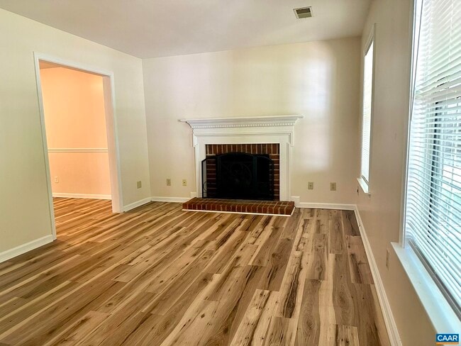 Photo - 3159 Saddlebrook Ln