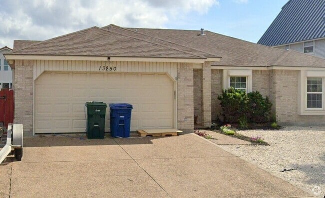Building Photo - 13850 Topsail St Rental