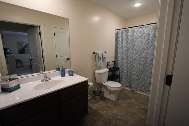 Large Spacious Bathroom