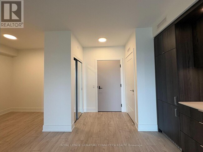 Photo - 858 Dupont St Unit 607