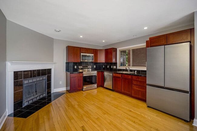 Photo - 2132 Gilbert Ave Unit A