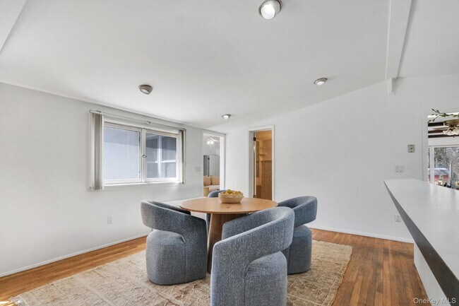 Photo - 15 Community Rd