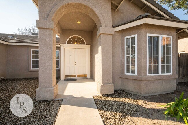 Photo - Kerman Westside Home, 3BR/2BA, Built 2004 - Lots of Amenities!
