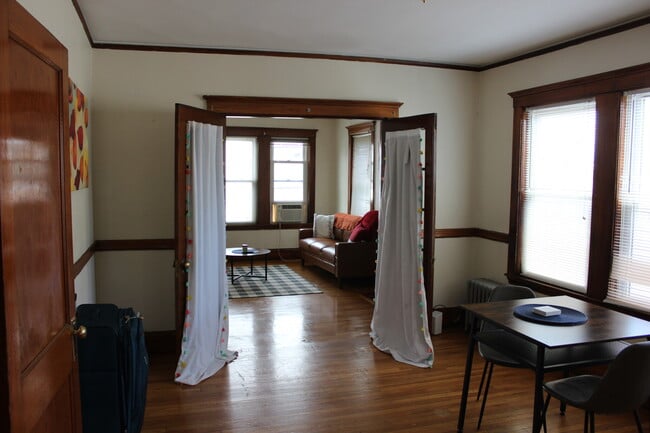 63 Pinckney St Unit 3