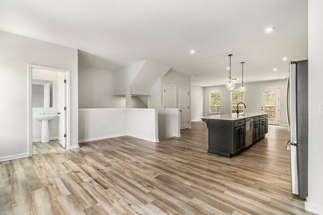 Photo - 387 Skylar Way SE