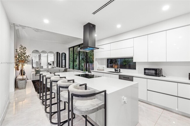 Photo - 3660 SW 12th St