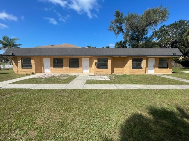 Building Photo - 5315 Avery Rd Unit 1
