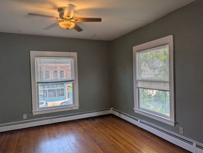 Photo - 1107-1109 Monroe Ave Duplex Unidad 1107 Monroe Ave, Upper