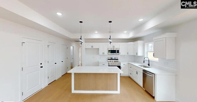 Photo - 382 Davis Rd