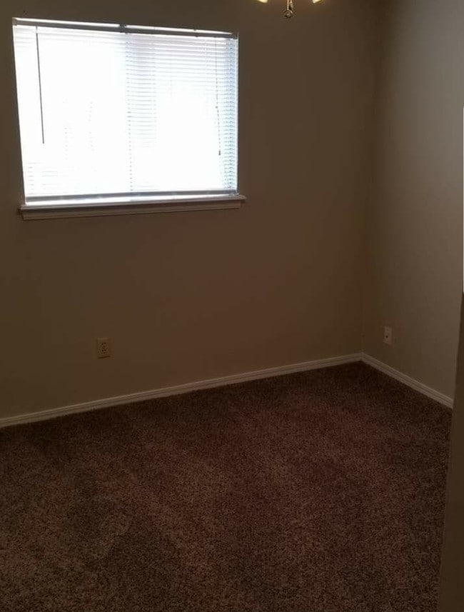 Photo - Windsor Wyndham Apartments