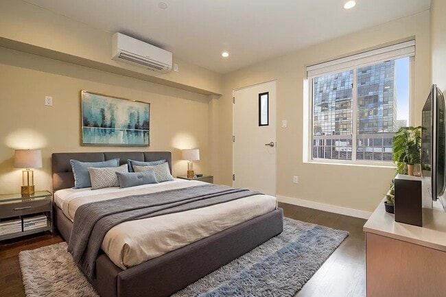 99 Suffolk St Unit 8B