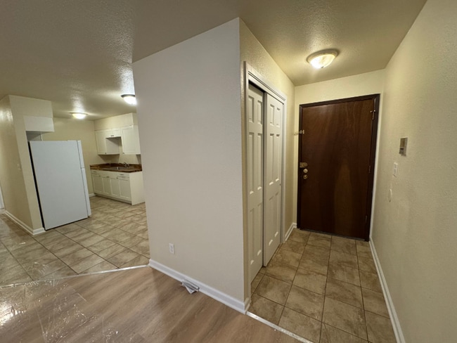 Photo - 630 S Hawley Rd Unidad 201