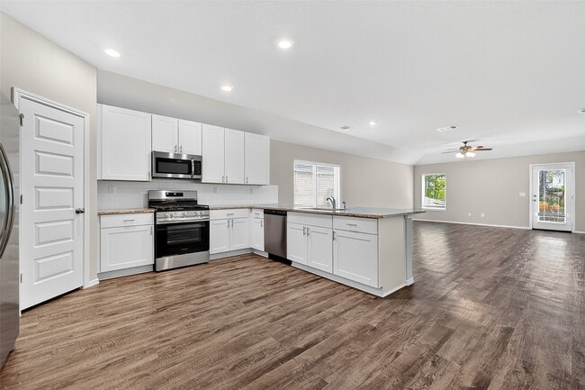 Photo - 79 Courageous Side Way