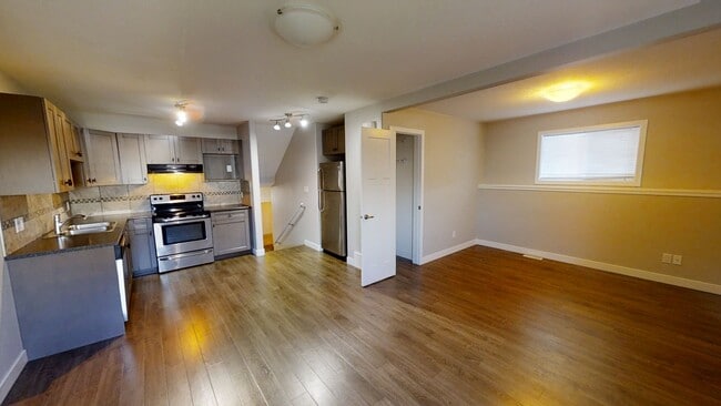 Photo - 9422 88 St