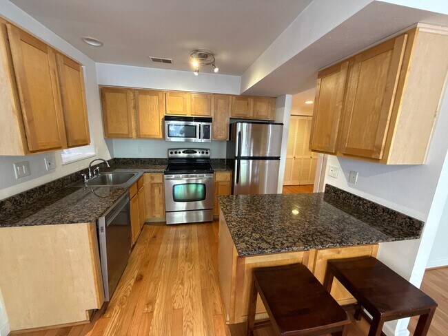 Photo - 5350 Pershing Ave