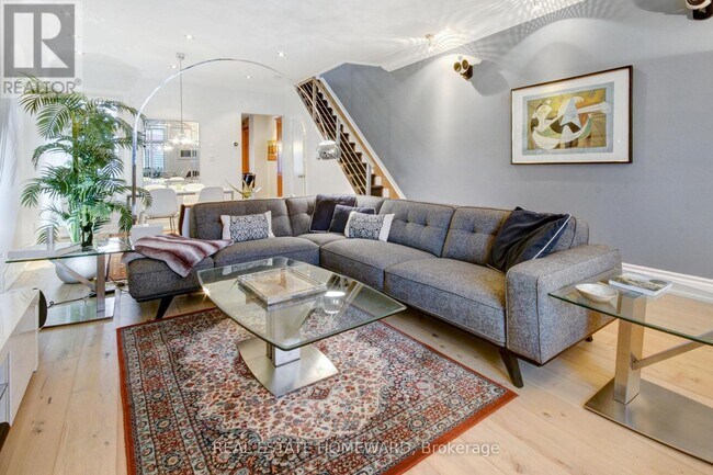 Photo - 55 Woodbine Ave